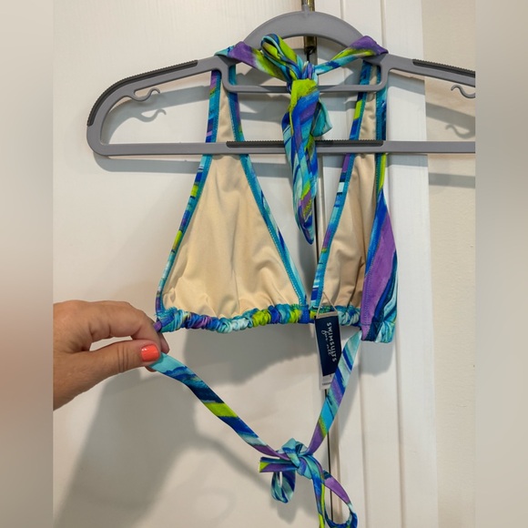 Two NWT bikini tops - size 6 - Picture 6 of 8